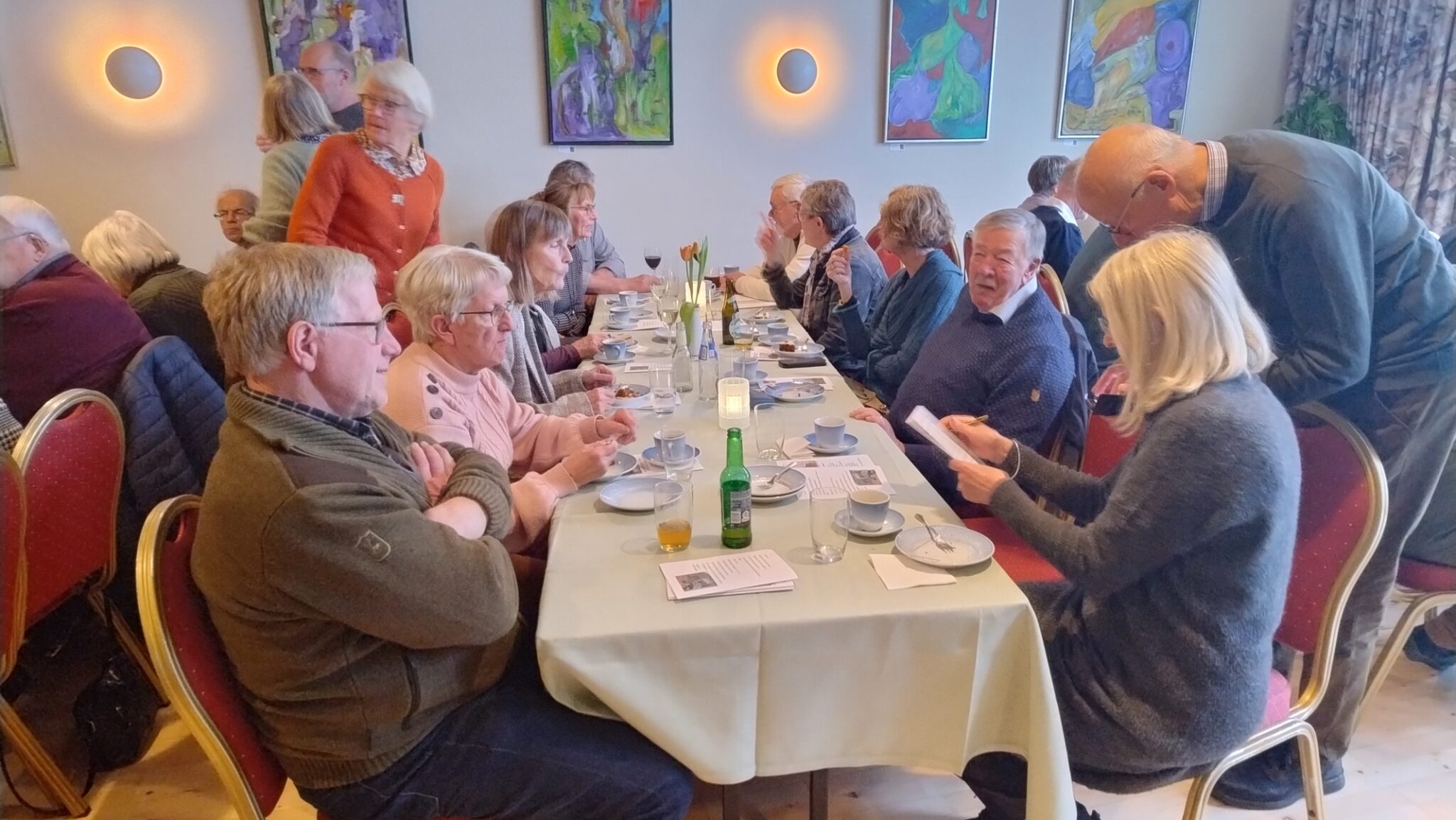 Der gøres klar til fællessang